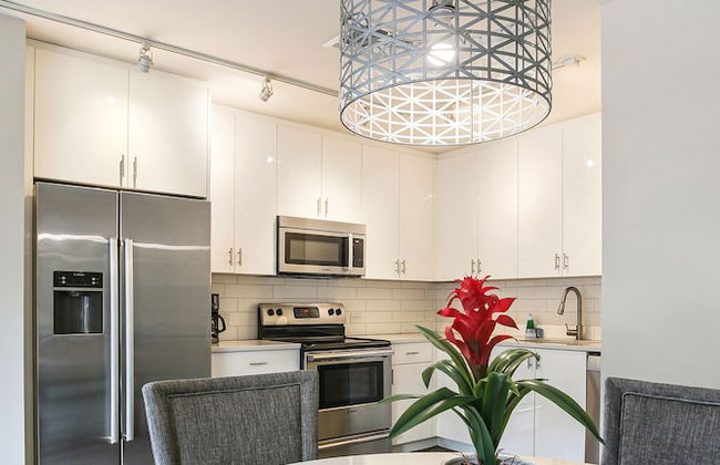 Modern Condos in California Building by Hosteeva - Foto 69