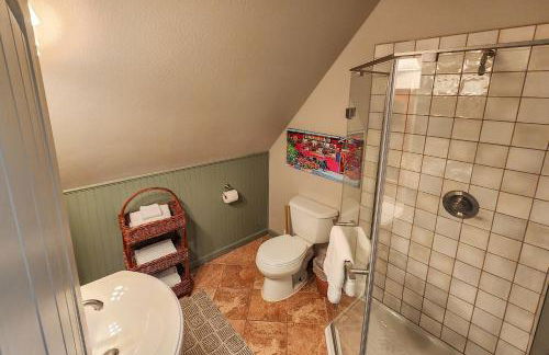 Hanging Glacier Chalet - Photo 36