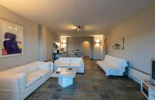 RETREAT VILLA BY THE SEA WITH POOL IN PORTO HELI - Foto 13