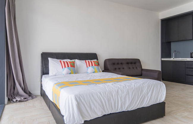 OYO Home 43951 Fair Studio Empire City Marriot - Photo 4