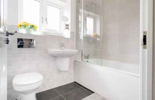 3 Bedroom House - Sleeps 8 - Driveway Parking - Foto 30