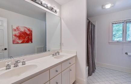 Lucky's Lake House by Avantstay Private Lake Bar - Photo 86