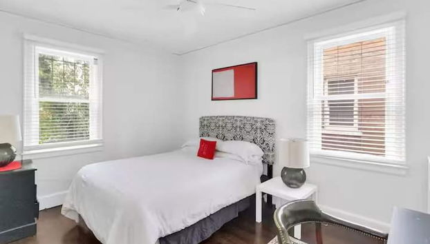 Gather Around the Mid-century Table at a Tranquil Haven - Foto 4, Habitación