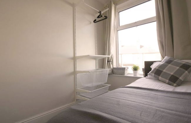 RoomTel - Brook House - Photo 10