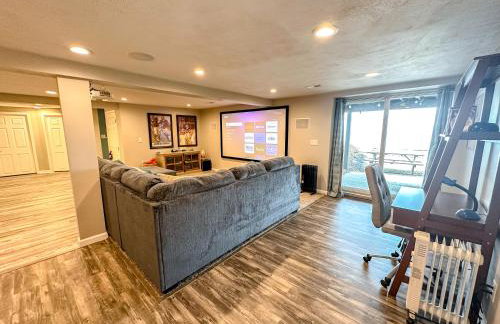 Lakefront 5 Bedroom Vacation Home - Sleeps 12! - Foto 28