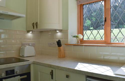 The Bee Hive - Photo 11