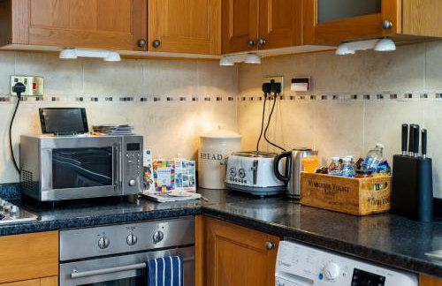 Wimbledon Town Centre Garden Apartment with private parking - Sleeps 5 - Foto 13