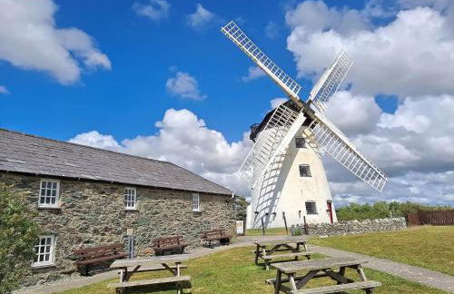 Coastal Boutique Luxury Home With Sea Views - Pass the Keys - Photo 49