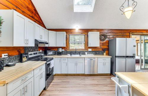 Long Pond Log Cabin with Hot Tub Soaks and Outdoor Fun - Foto 7