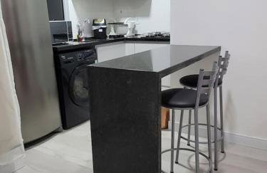 Flat recém-reformado e bem localizado - Foto 8