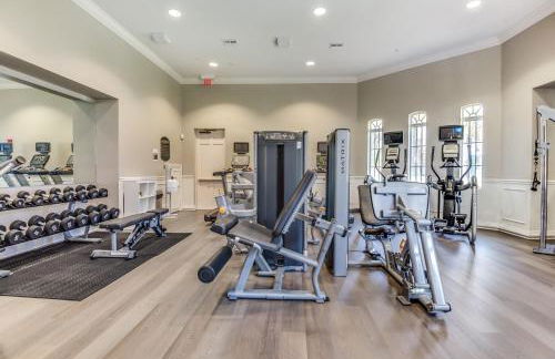 Newly Updated Condo, Near Conv. Center - Photo 99