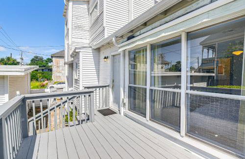 Walk to The Strand Historic Family Base with Yard! - Foto 41