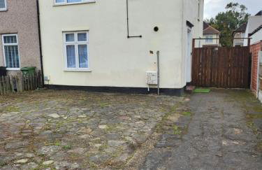 5 minutes from station and 1 minute to A13 - Foto 3