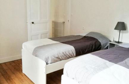 Maison cosy à Pontorson avec jardin clos et terrasse - Foto 8