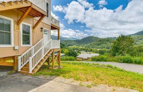Hike and Ski Mtn-View Retreat in Maggie Valley! - Foto 24