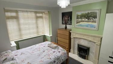 Lovely 4 bed house with patio & bbq - Foto 2