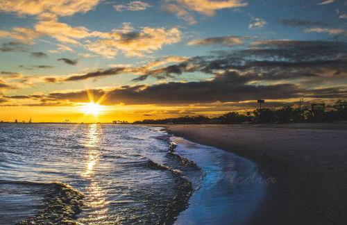 Magnolia Shore 5 - Steps to Beach, Pet-Friendly, Pool, Fast WiFi - Foto 16