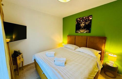 New exclusive apartment Green Horizon with garden, hot tub and private pool near the sea - Foto 17