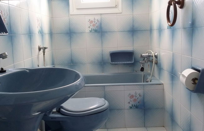 Gatis House - Photo 40