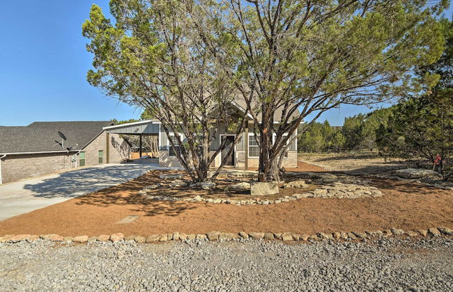 Hot Tub and Fire Pit! Cozy Granbury Escape Near Lake - Foto 69
