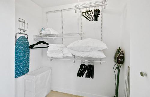 Water & Mountain View Apt - Walk to Waterfront - Foto 18