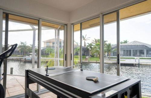 Waterfront Home With Heated Pool/Jacuzzi and only 1mile to beach - Foto 26