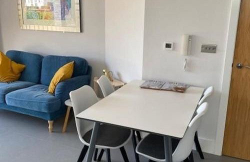 LIKONI 3 by BOURNECOAST - A Modern Apartment with SEA VIEWS, Patio and Parking - FM6193 - Foto 8