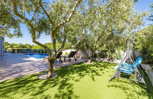 Villa Pinus - Private Pool, Jacuzzi, Game Room - Foto 11