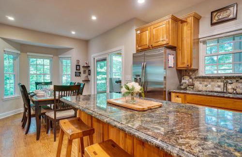 Helen Retreat with Hot Tub, 2 Mi to Downtown! - Foto 9