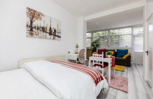 Deluxe studio Apartments - City Airport & Excel Ideal for Long stay - Foto 5