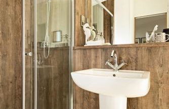 Shropshire Lodges - Romantic Luxury Hot Tub Breaks - Foto 38