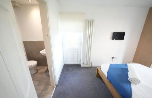 Private Rooms-Private Bathrooms-Near Airport- CABIN CREW paradise - Foto 17