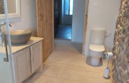 Beautiful Farmhouse with large swimming pool within walking distance of a charming, lively village - Foto 25