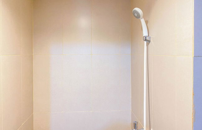 Cozy and Warm Studio at LRT City Jatibening Apartment - Foto 13