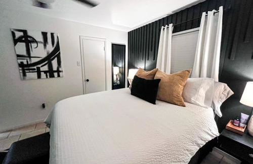 Pristine Full Sized Montrose Apartment Half Block to Menil Museum - Foto 14