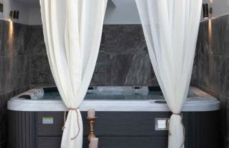 Kleopatra Deluxe Apt with priavte Jacuzzi - Photo 28