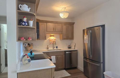 An Island Getaway at Palm Tree Villas - Photo 6