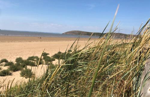 Ocean Drive Deluxe Apartment with complimentary Day Time Beach hut - Foto 18