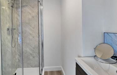 Amaya Nine Sleeps 7 Large 4 bed house - Bottesford - Foto 5