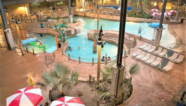 Double Diamond Lodge by Avantstay Group Escape w/ Firepit, Patio, Activities - Foto 2, Interior