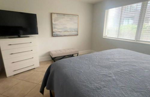 3-BR space in charming Hollywood - Foto 1