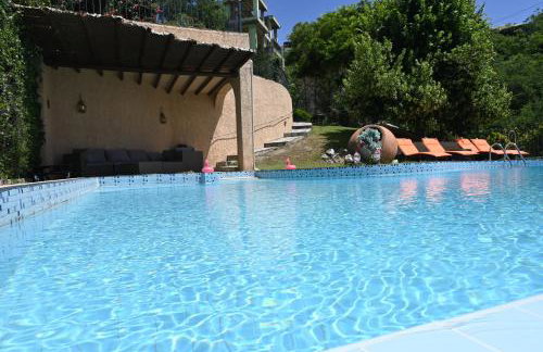 Tranquil Infinity Pool Getaway (private jacuzzi and steam bath, pool, garden, sea and city views) - Foto 54