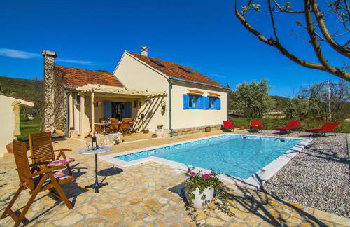 Villa Romansa near Split- heated pool peace, bbq - Foto 2