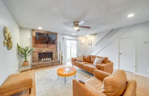 5 Mi to Route 66 Fun! Tulsa Towhome with Game Room - Foto 1