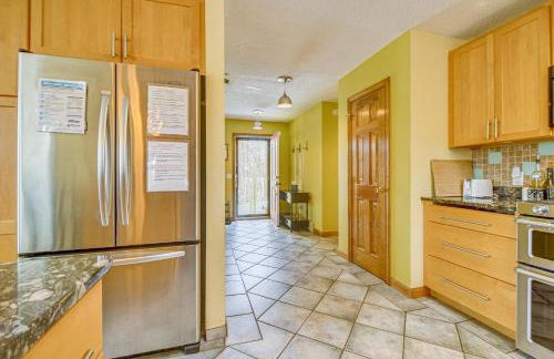 Groups Welcome! Lakefront Gem with Dock in Greenwood - Foto 9