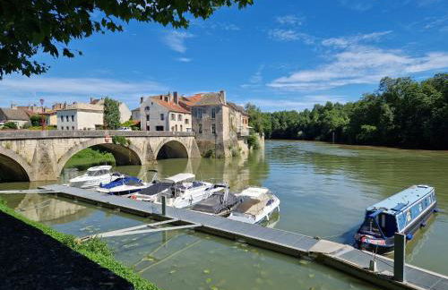 Maison des glycines au bord du Doubs - Photo 21