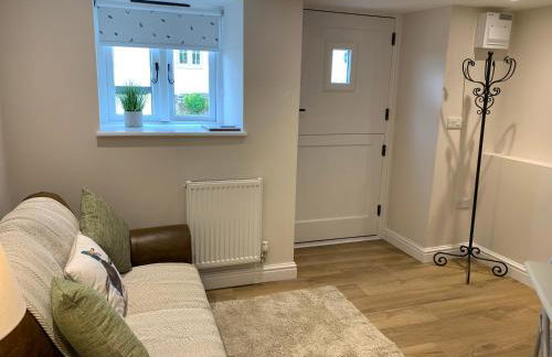 The Nook at Pentregaer Ucha, with tennis court & lake. - Foto 9