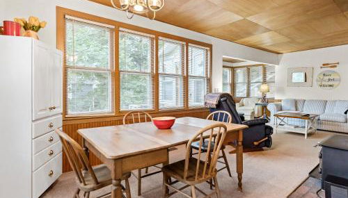 The Bott Cott: Cozy 3-Bedroom Retreat in Grand Haven - Foto 4