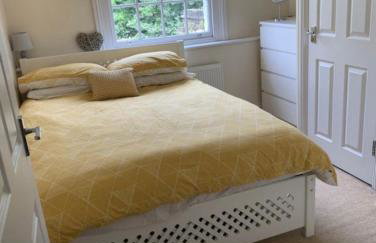 Lovely riverside cottage, Weybridge, Surrey - Foto 9