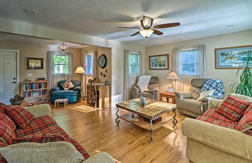 Riverside Hide-A-Way with Patio, BBQ, Fishing Pier - Foto 6